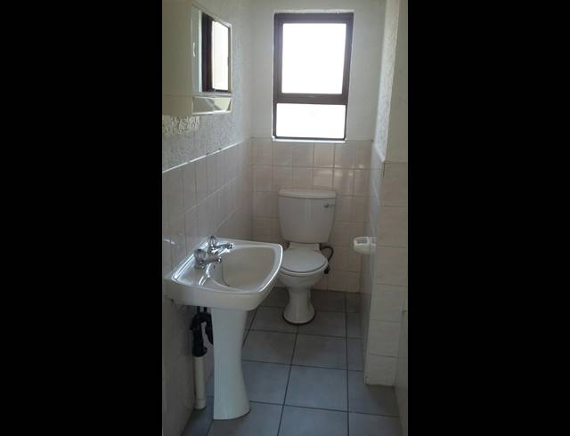 2 BEDROOM APARTMENT TO LET IN PAULSHOF